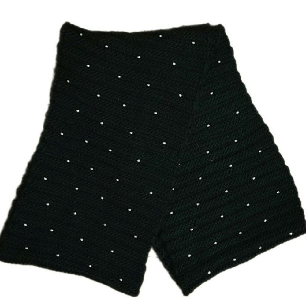Massimo
Infinite Scarf
Black‎ With Silver Studs 
100% Arylic